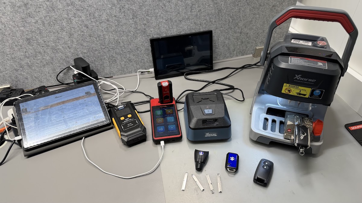 Ausrüstung zur Anfertigung und Programmierung von Fahrzeugschlüsseln bei Garage Jost